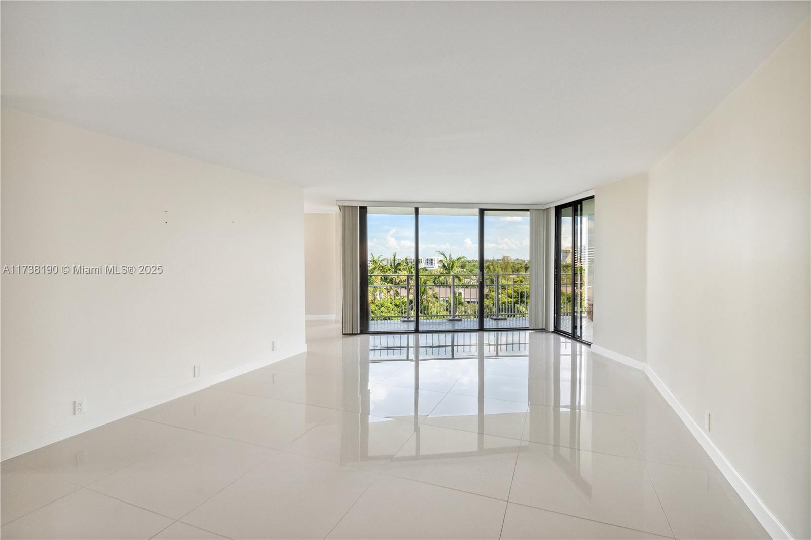4000 Towerside Ter # 911