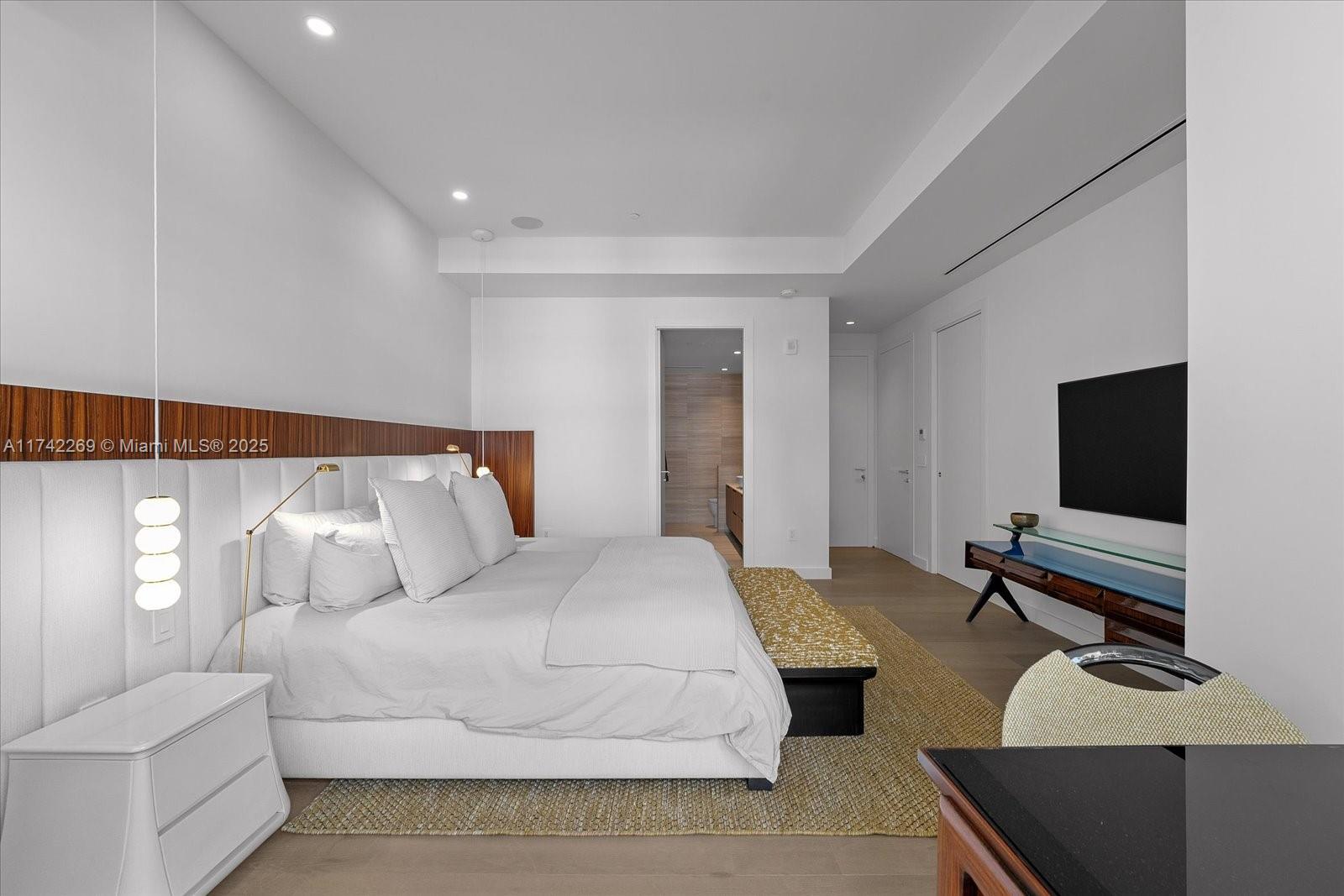 4701 N Meridian Ave # 412