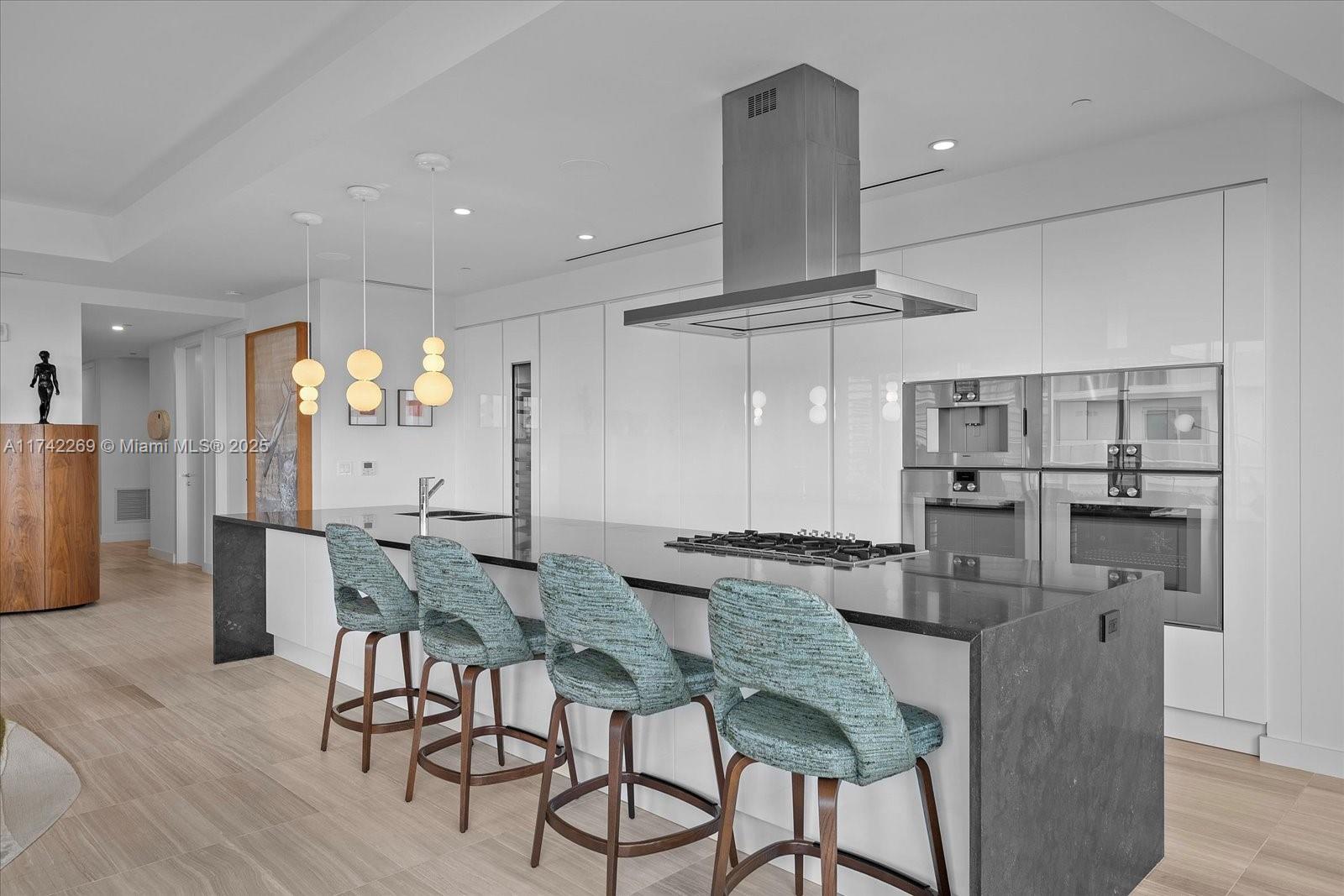4701 N Meridian Ave # 412