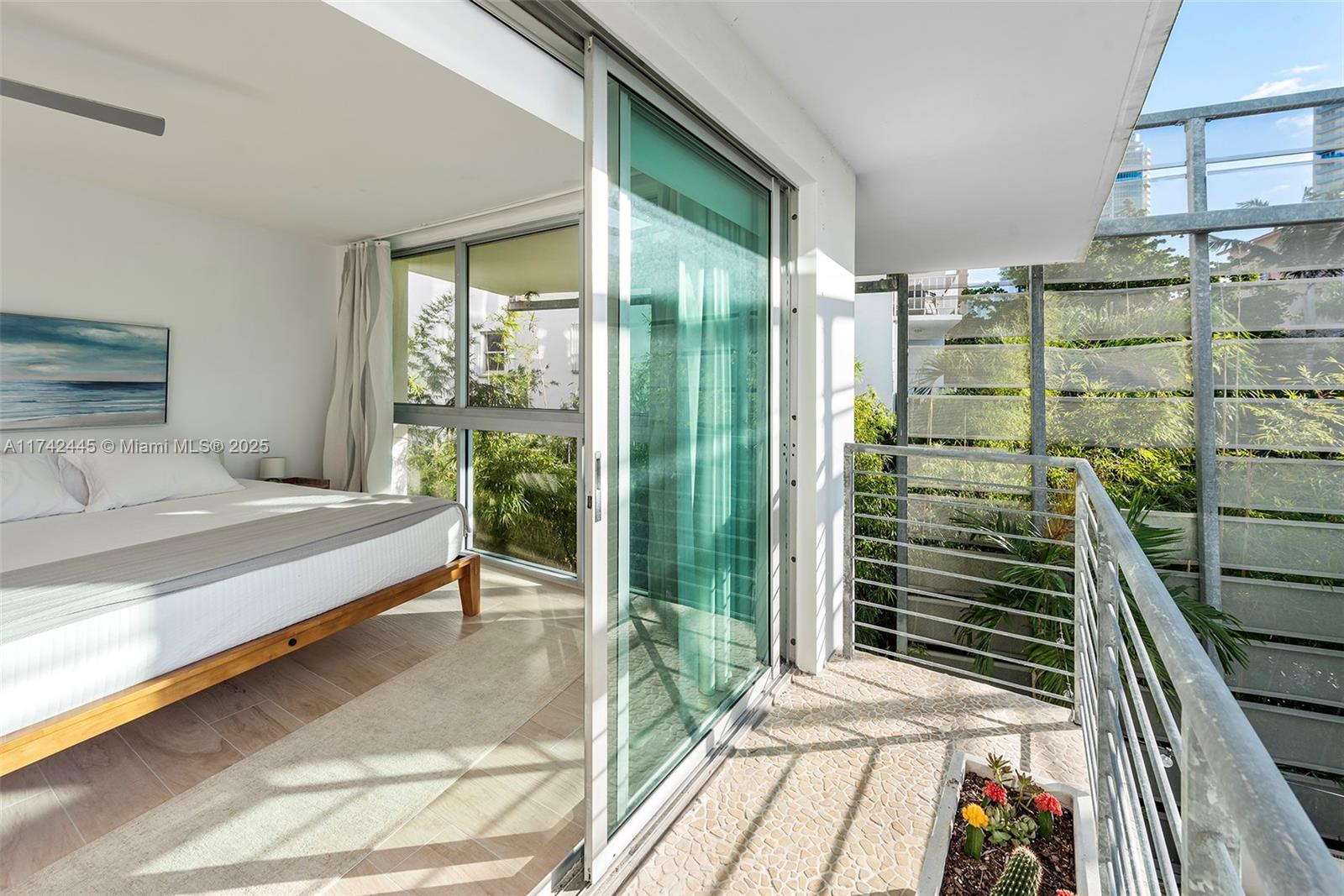 221 Jefferson Ave # 2