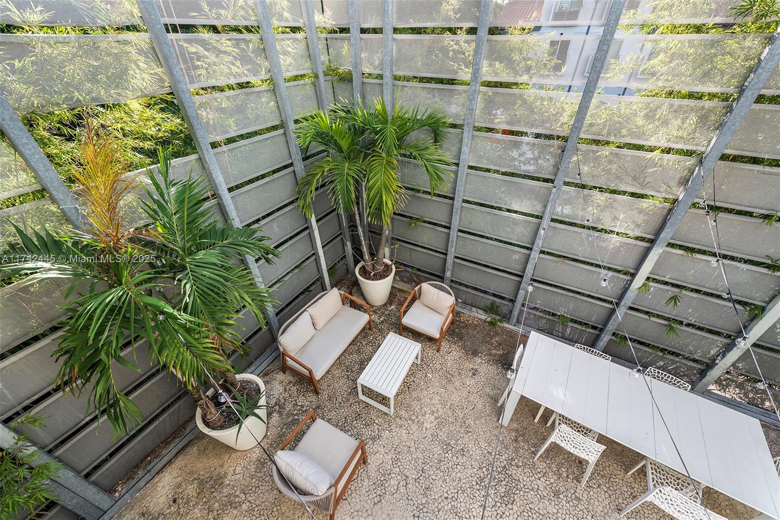 221 Jefferson Ave # 2