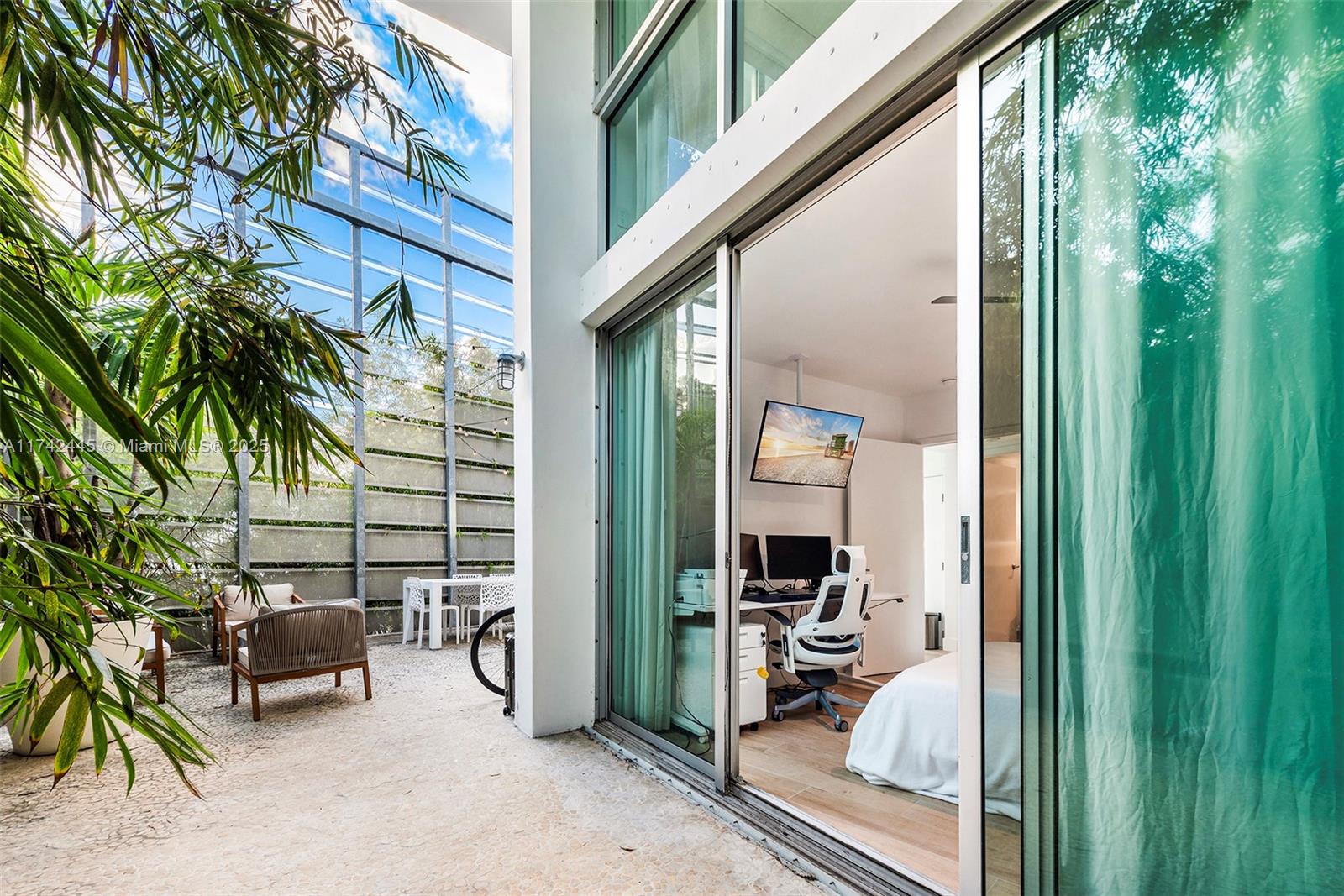 221 Jefferson Ave # 2