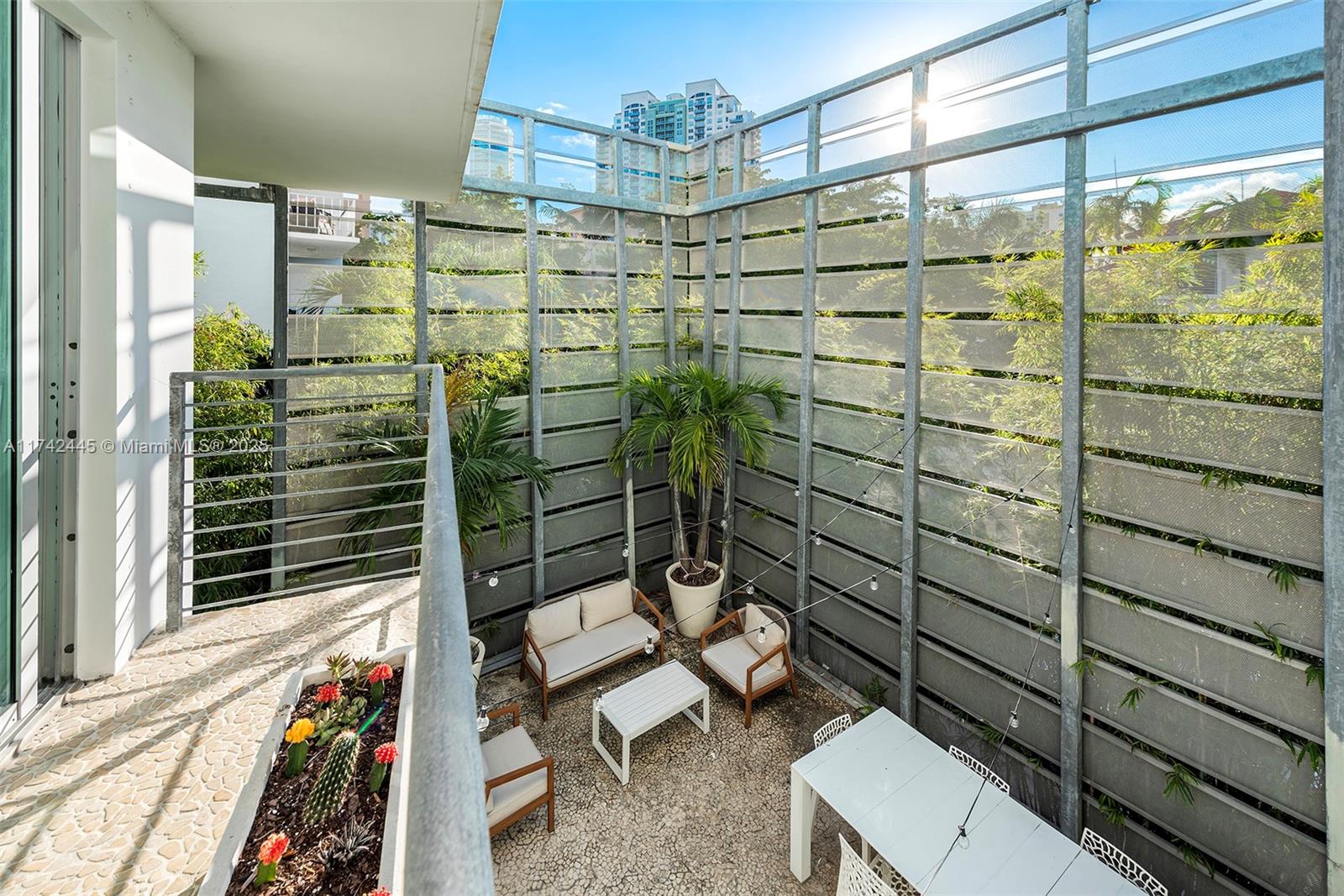 221 Jefferson Ave # 2