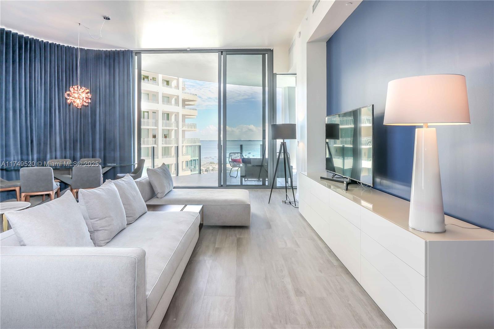 2821 S Bayshore Dr # 15D
