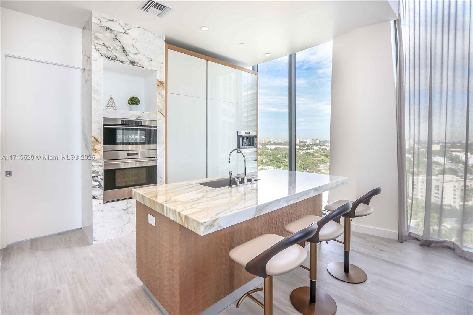 2821 S Bayshore Dr # 15D