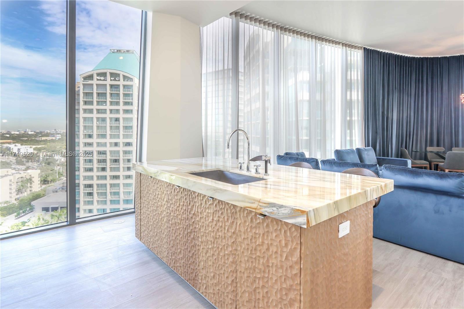 2821 S Bayshore Dr # 15D