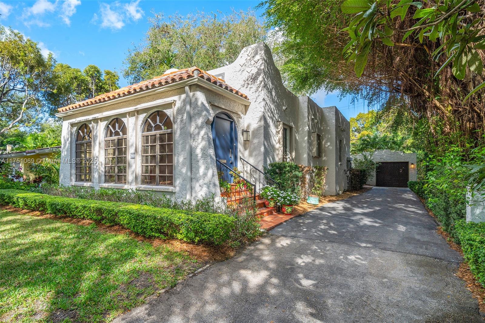 529 Navarre Ave