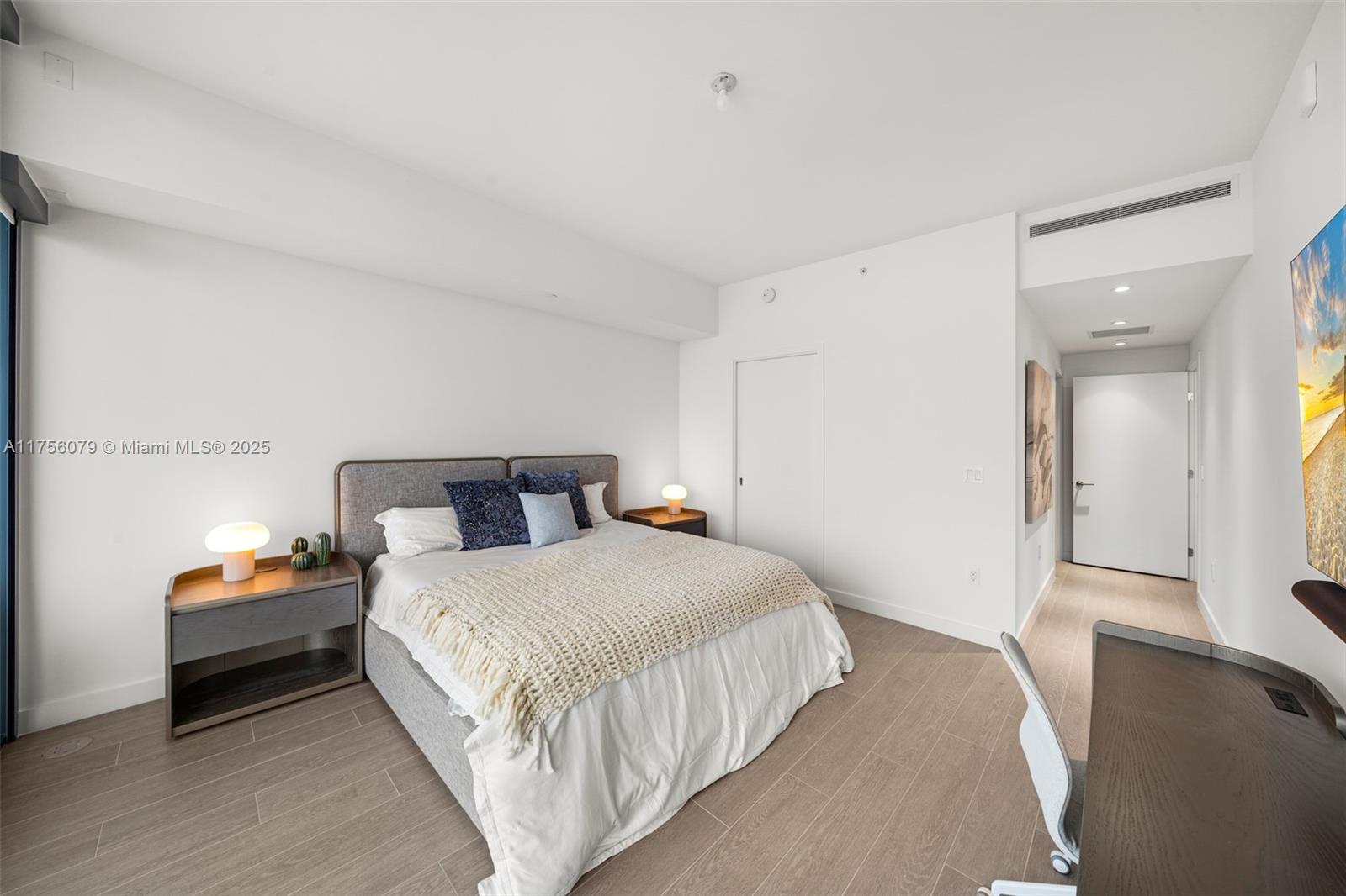500 Alton # 1406