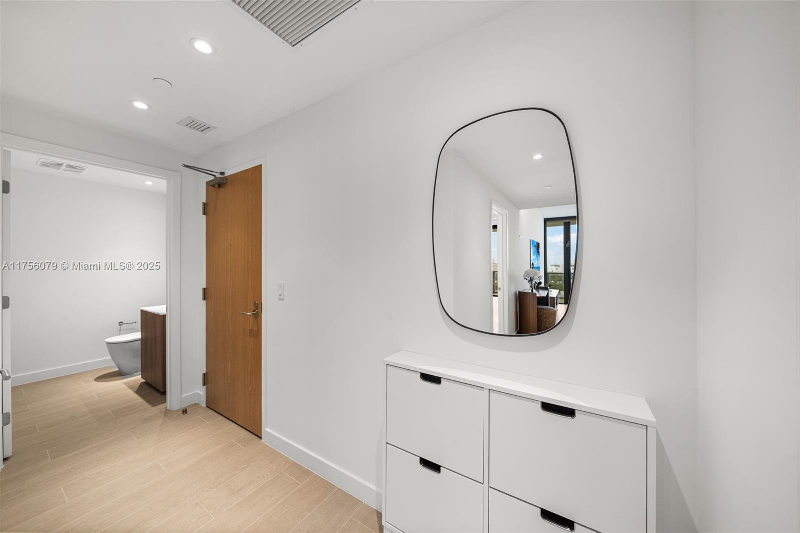 500 Alton # 1406