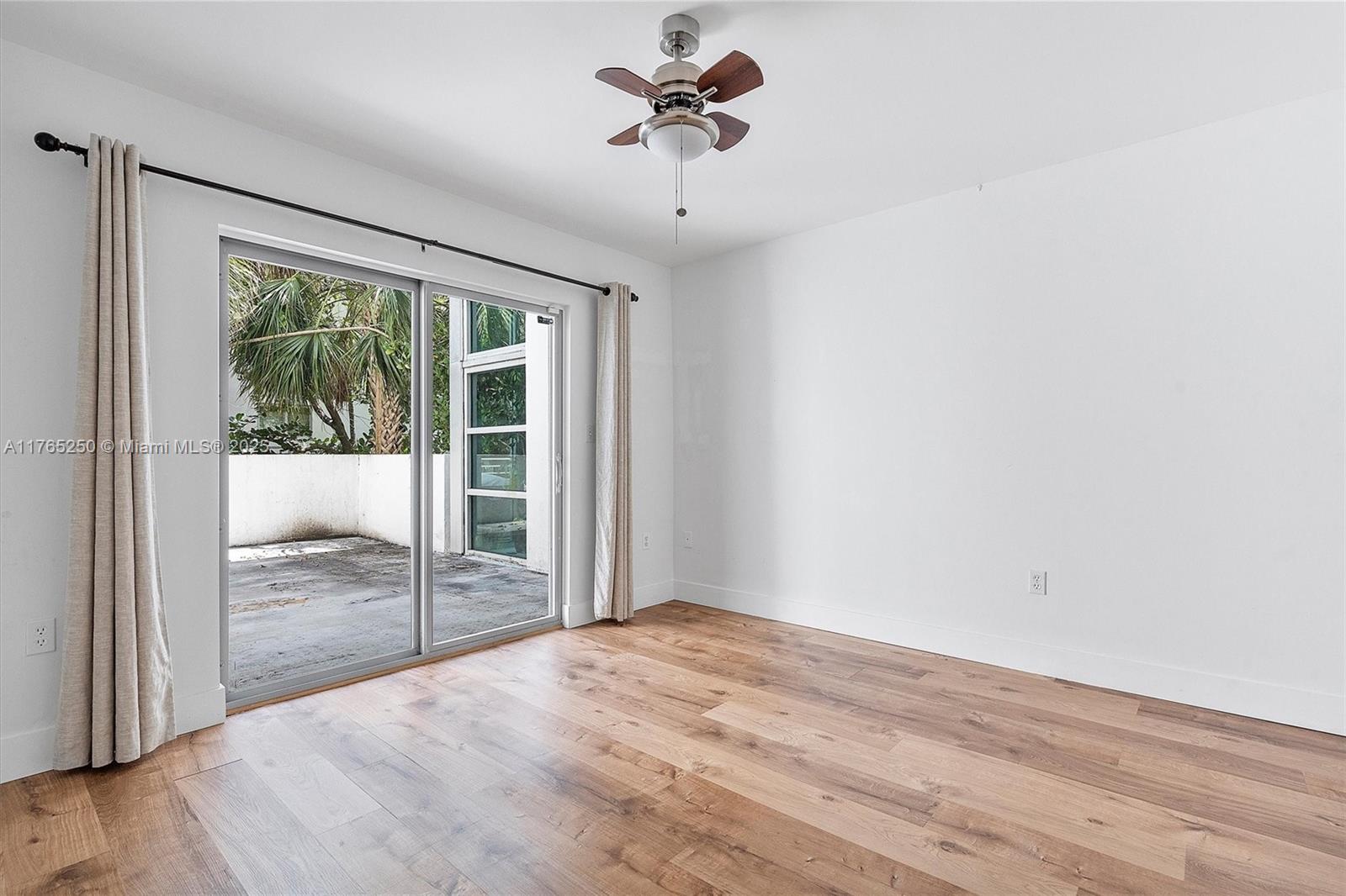 7744 Collins Ave # 4