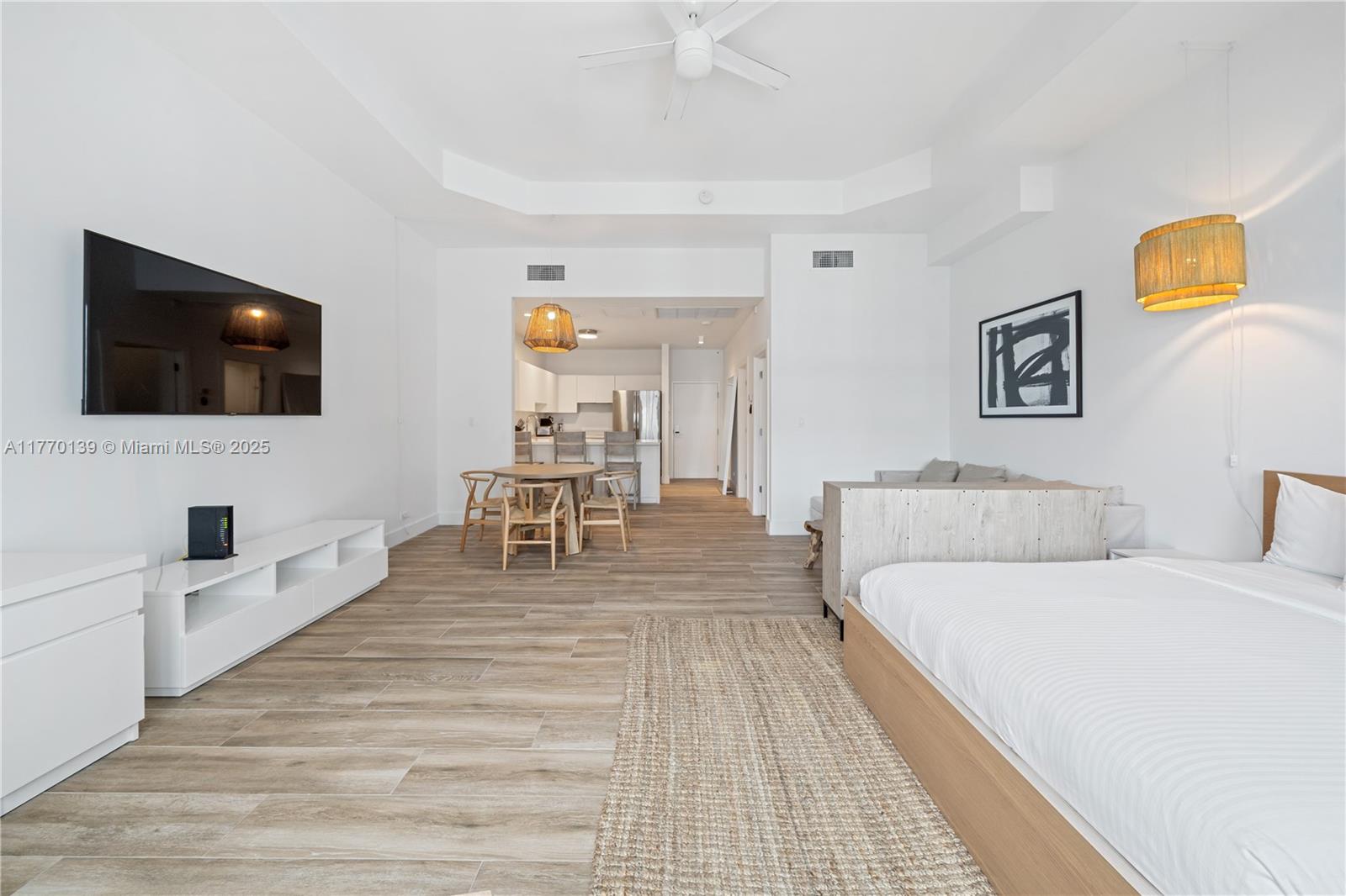 2301 Collins Ave # 1622
