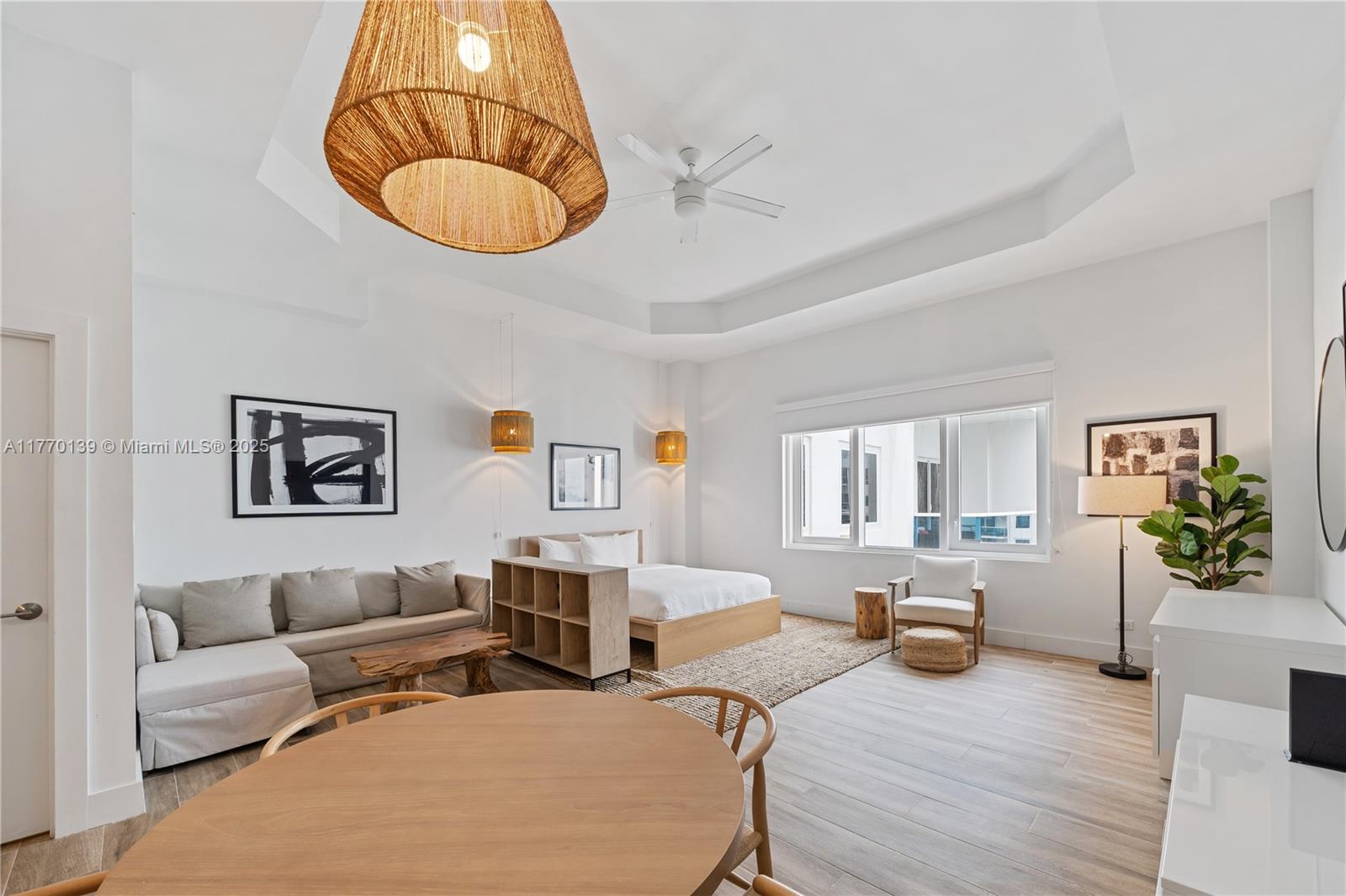 2301 Collins Ave # 1622