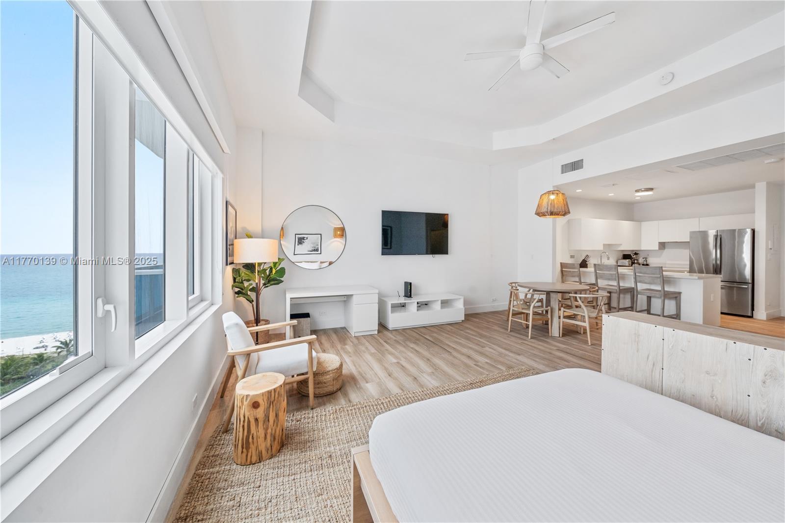 2301 Collins Ave # 1622