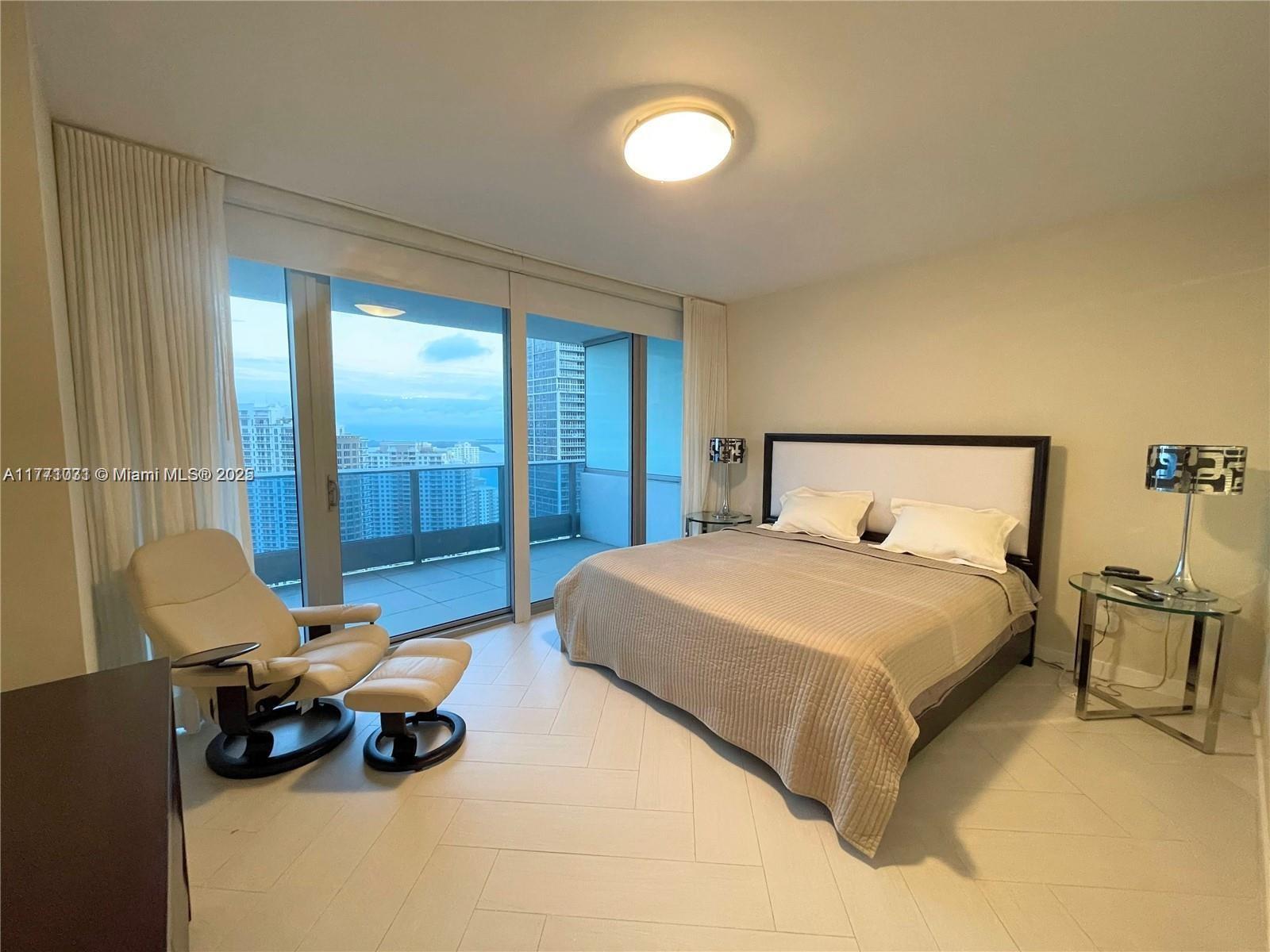 200 Biscayne Boulevard Way # 3803
