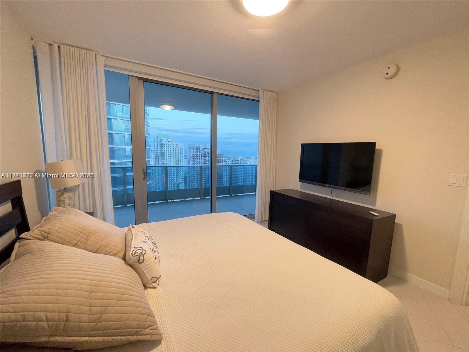 200 Biscayne Boulevard Way # 3803