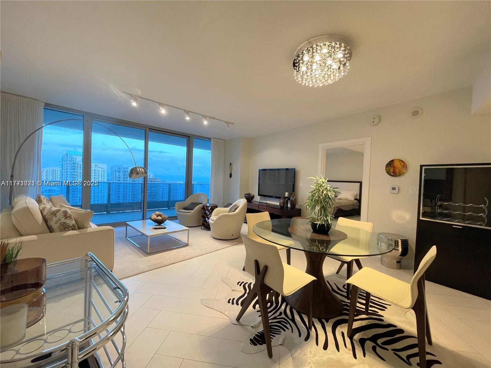 200 Biscayne Boulevard Way # 3803