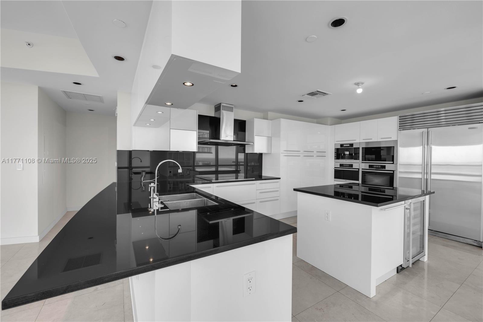 17121 Collins Ave # 3901