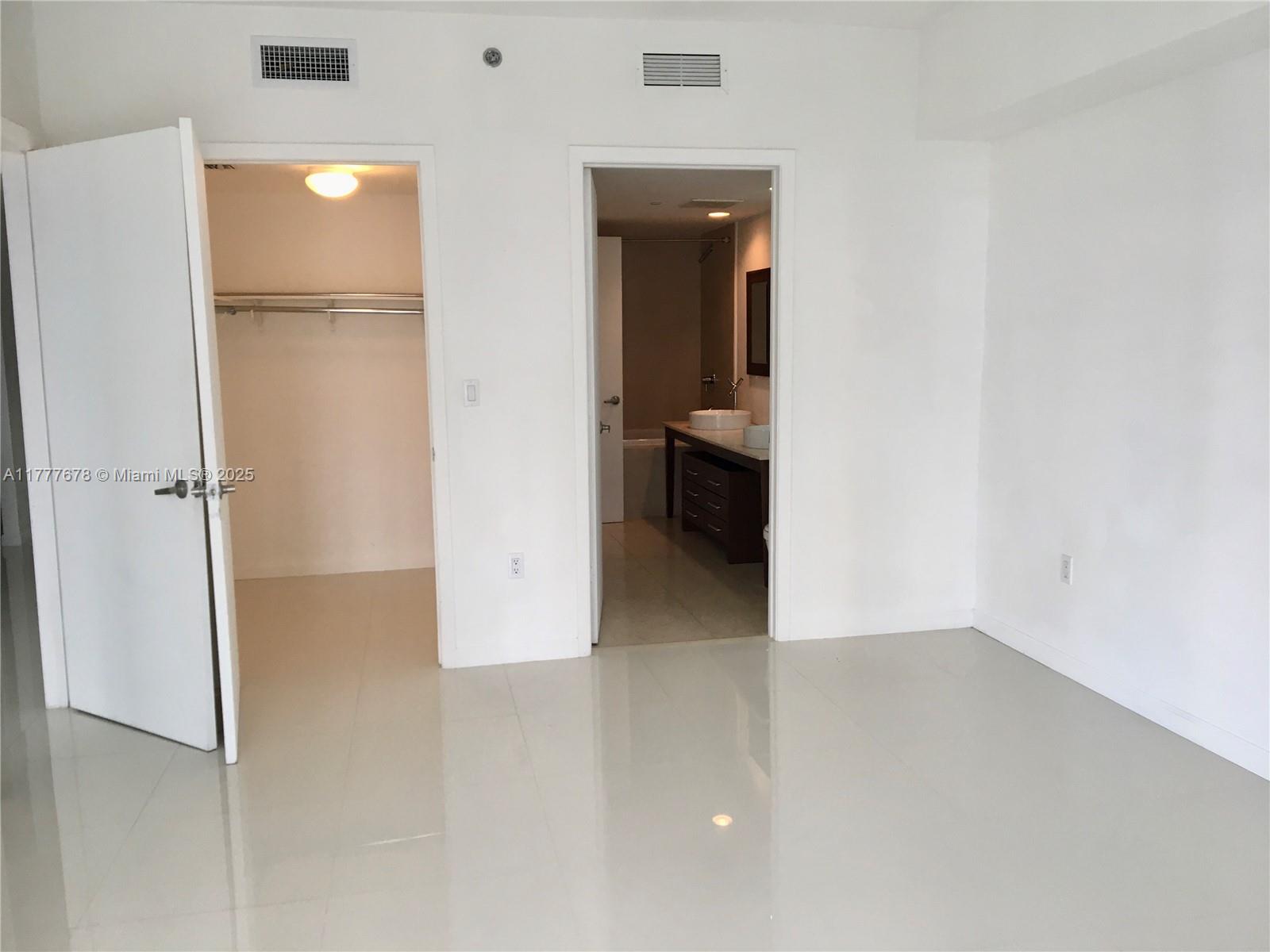 475 Brickell Avenue # 1614