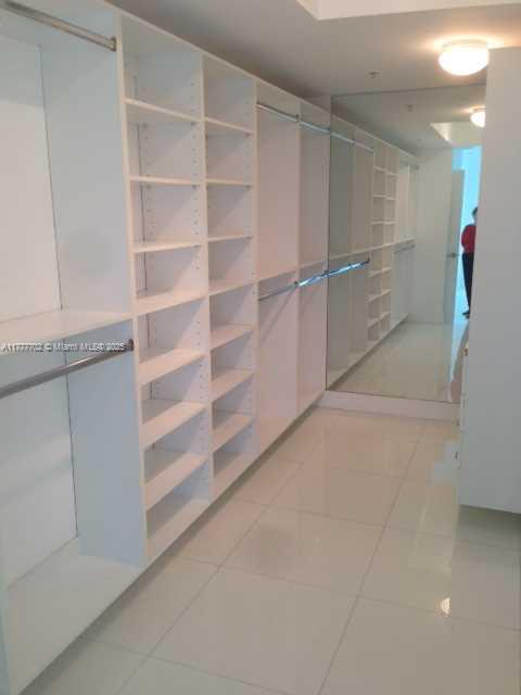 90 SW 3rd St # 2801