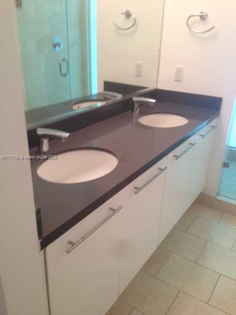 90 SW 3rd St # 2801
