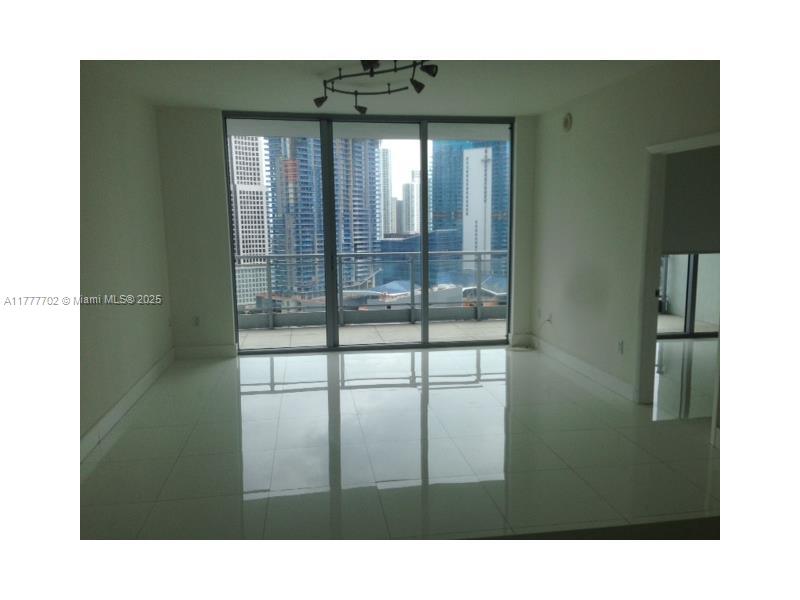 90 SW 3rd St # 2801