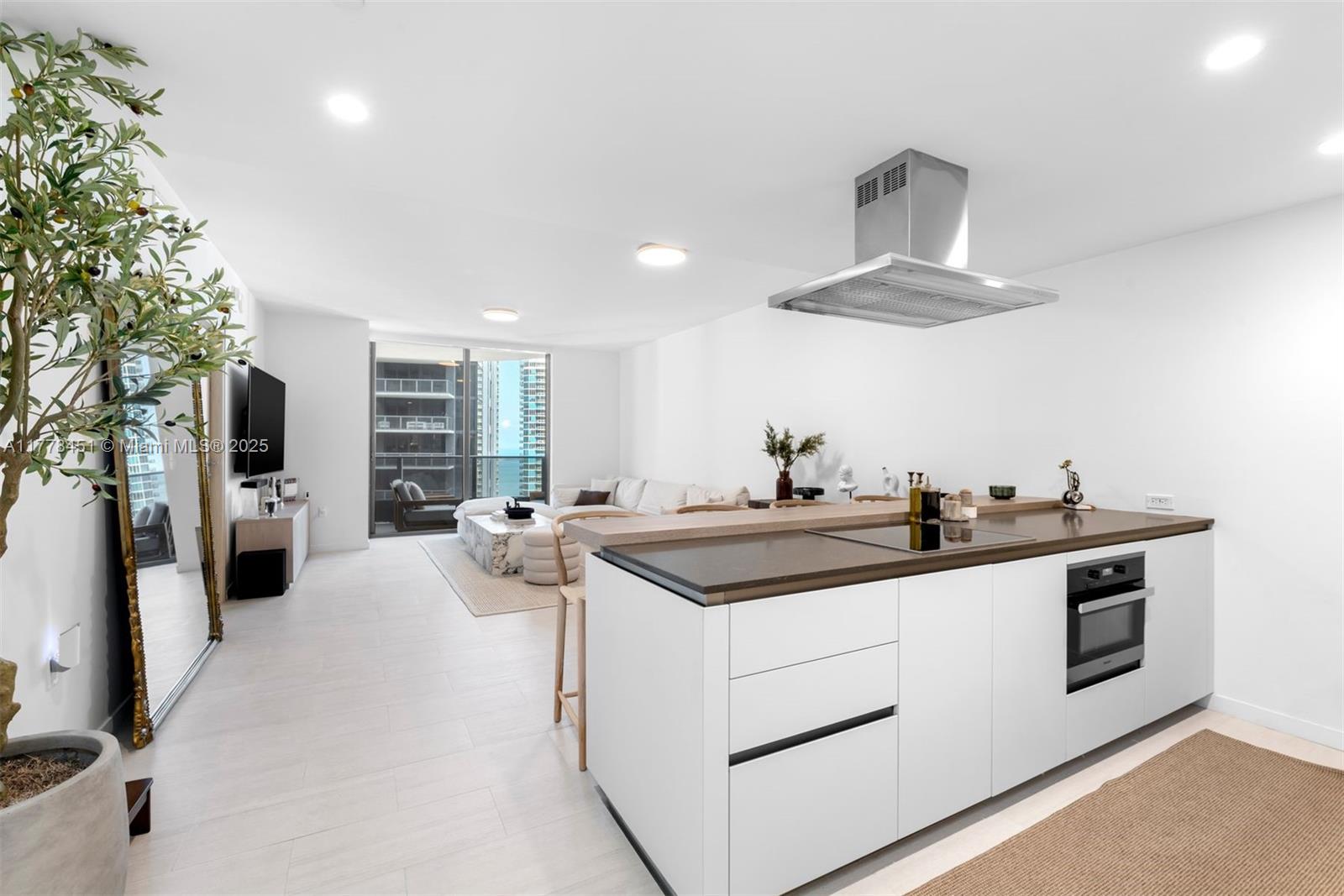 1000 Brickell Plaza # 3605