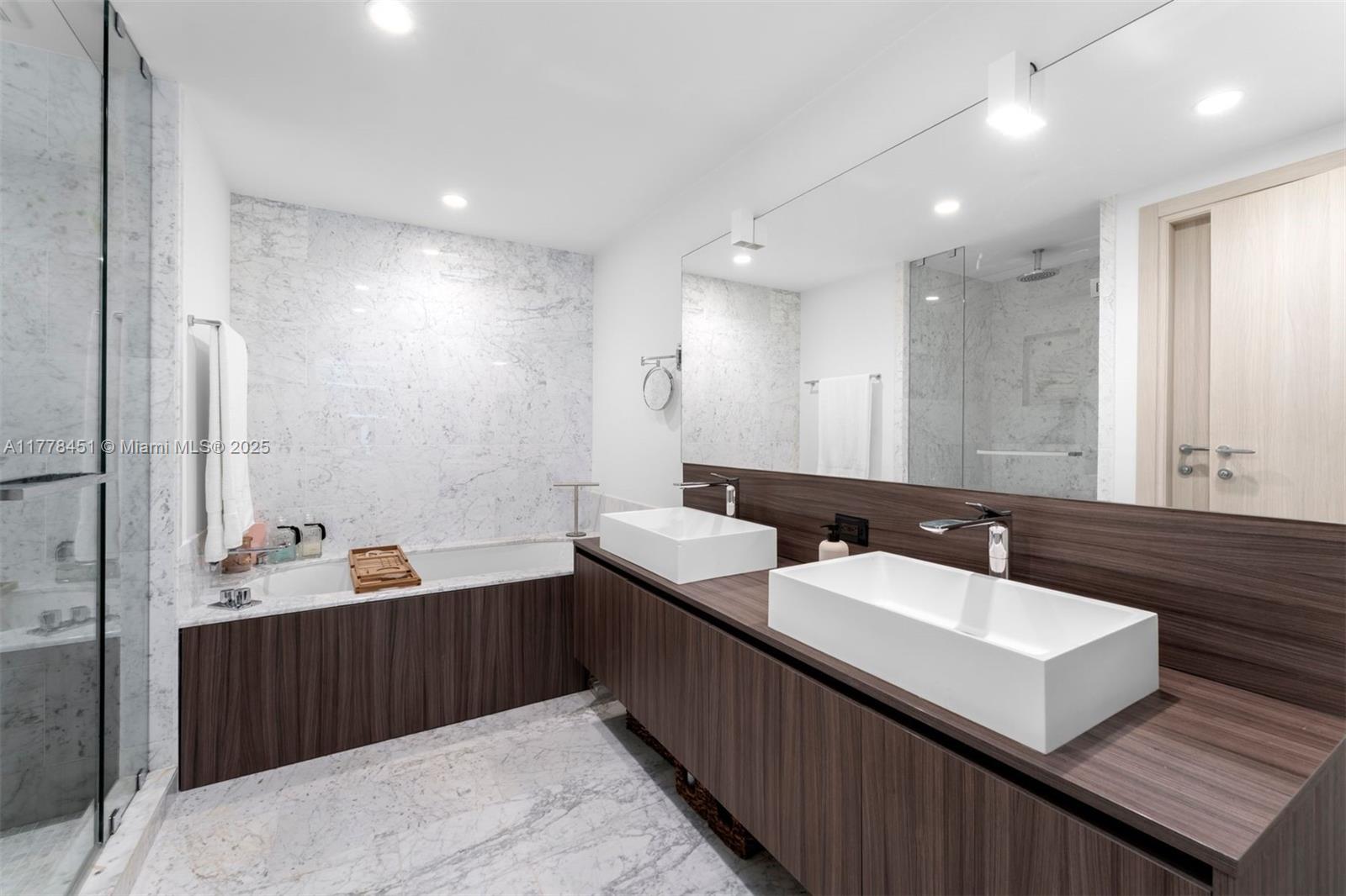 1000 Brickell Plaza # 3605