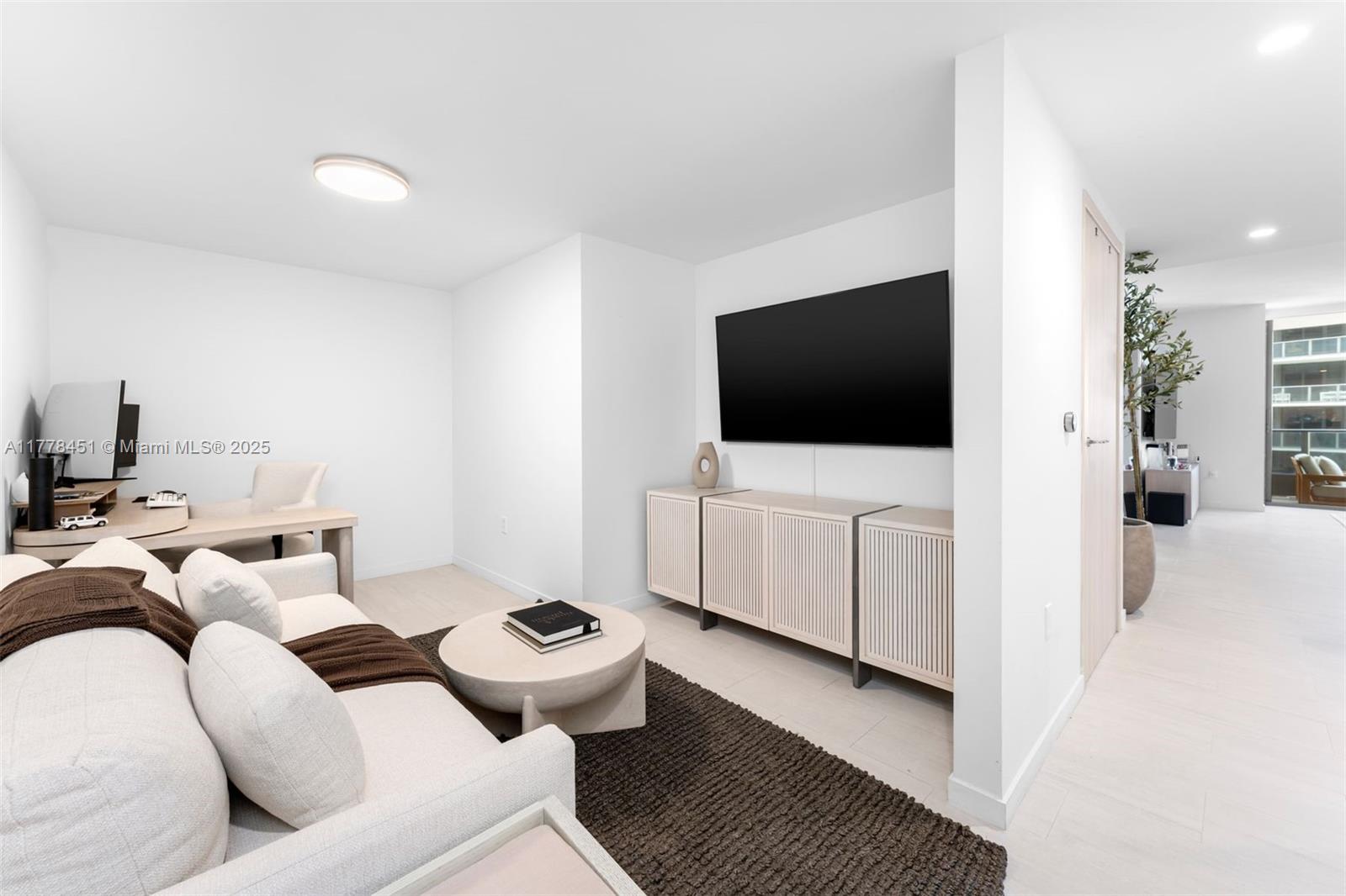 1000 Brickell Plaza # 3605