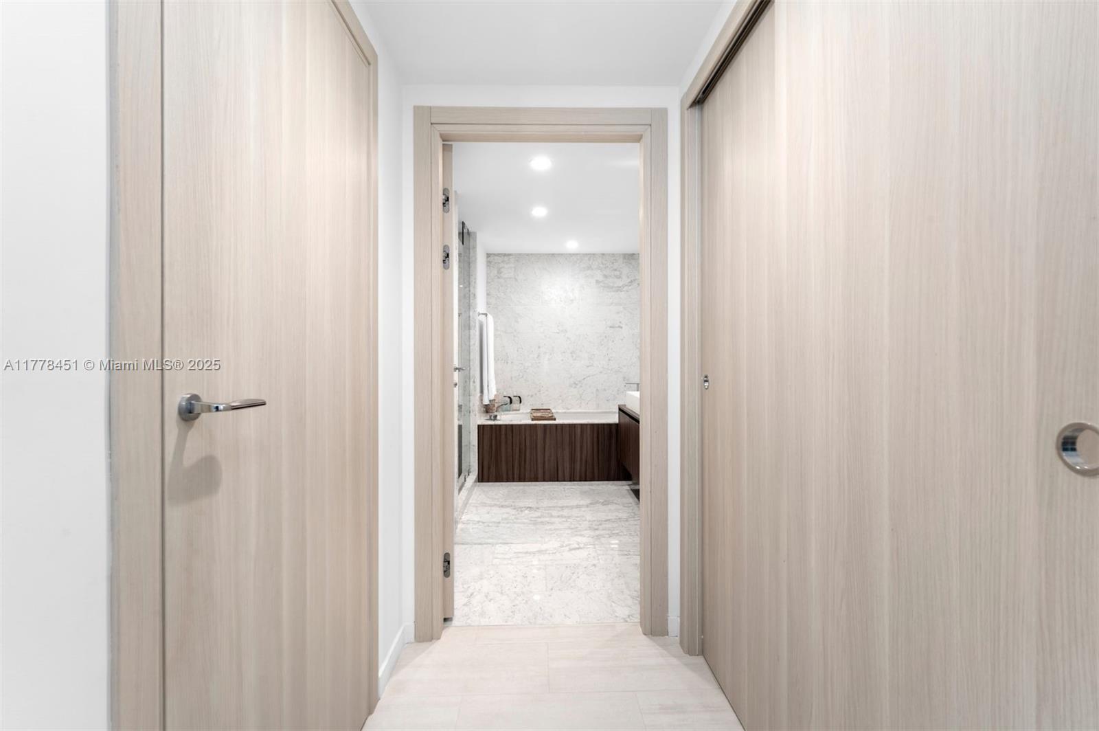 1000 Brickell Plaza # 3605
