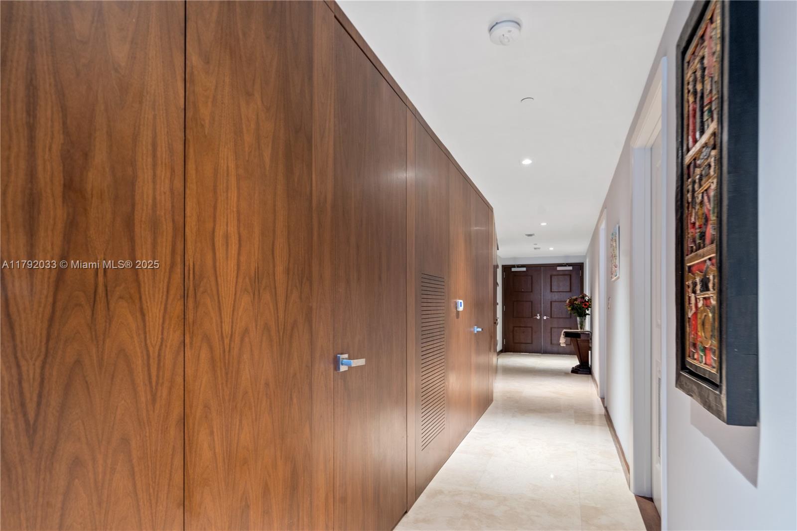 3737 Collins Ave # 701 Unit: S-701