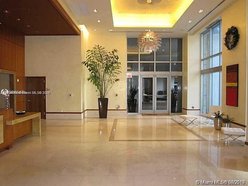 1050 Brickell Ave # 2012
