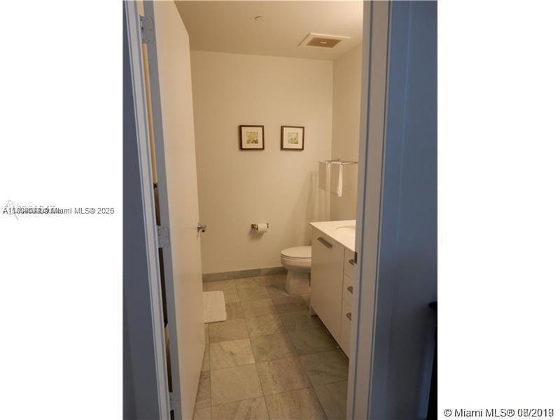 1050 Brickell Ave # 2012