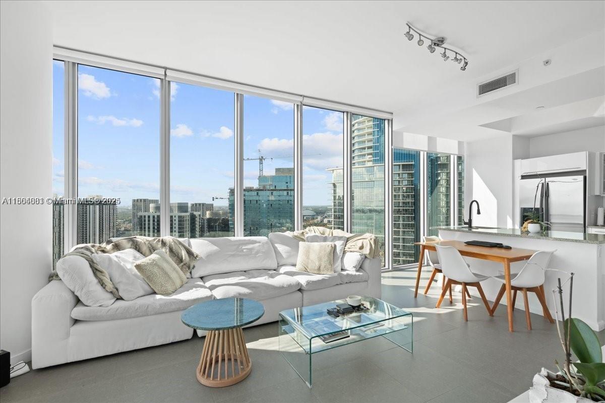 888 Biscayne Blvd # 4801