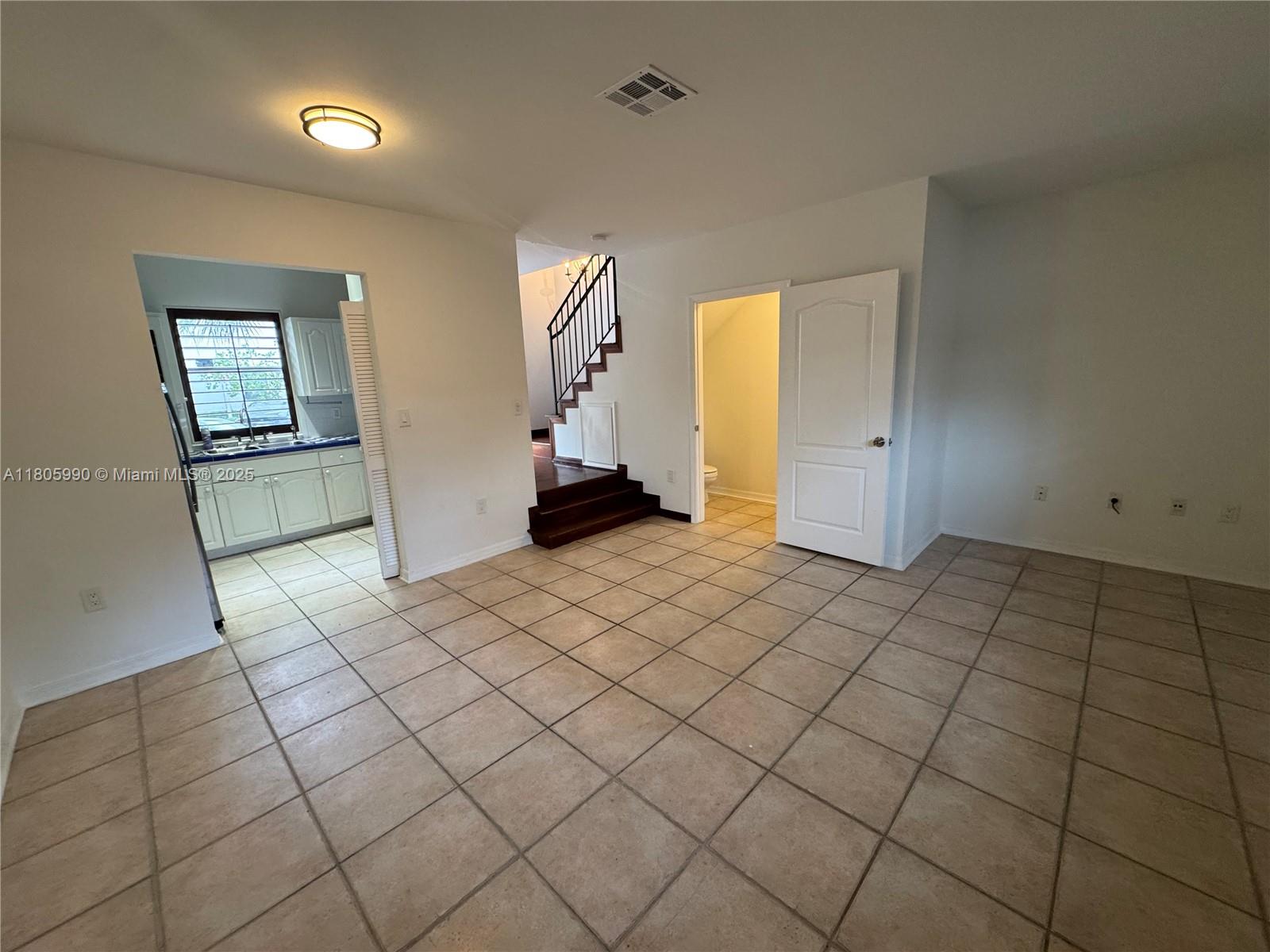 3065 Center St # 16