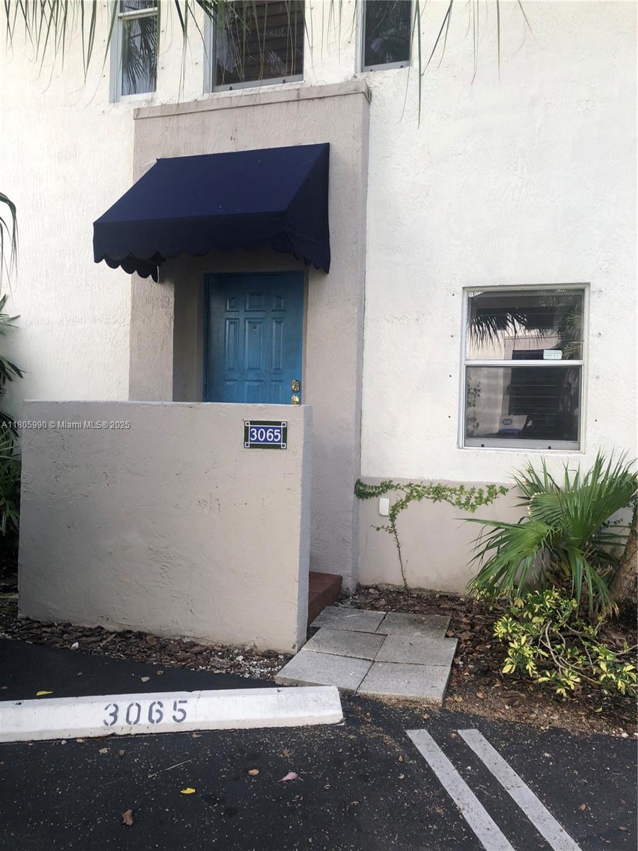 3065 Center St # 16