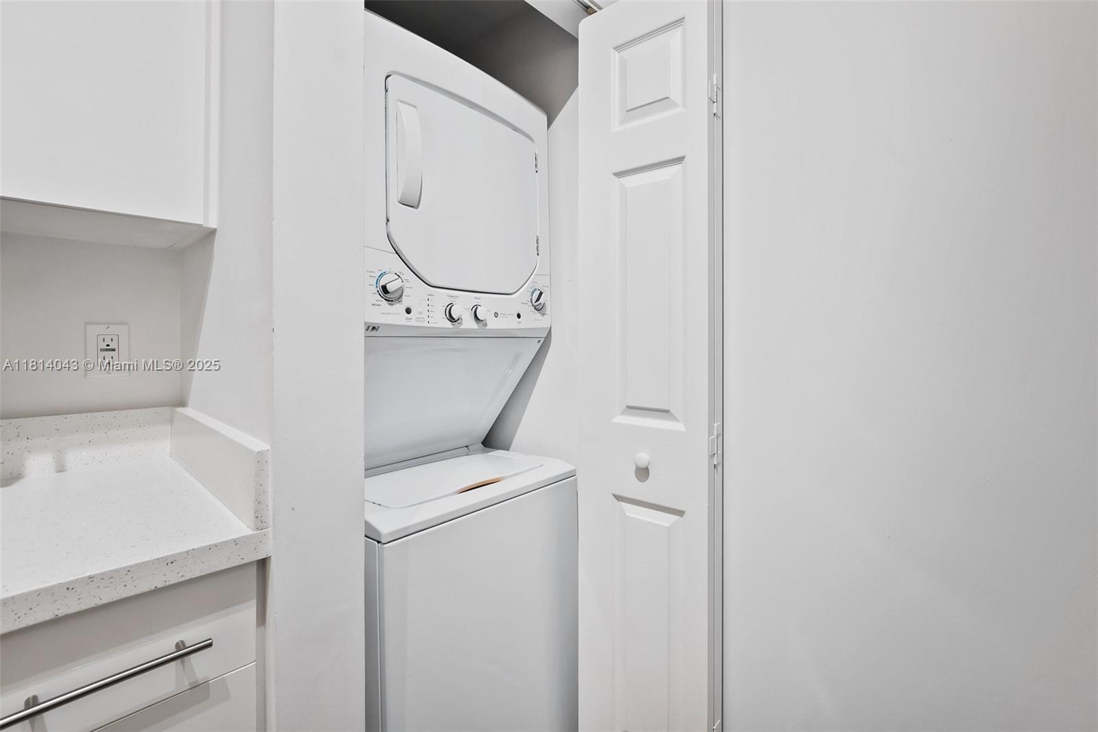 17145 N Bay Rd # 4303