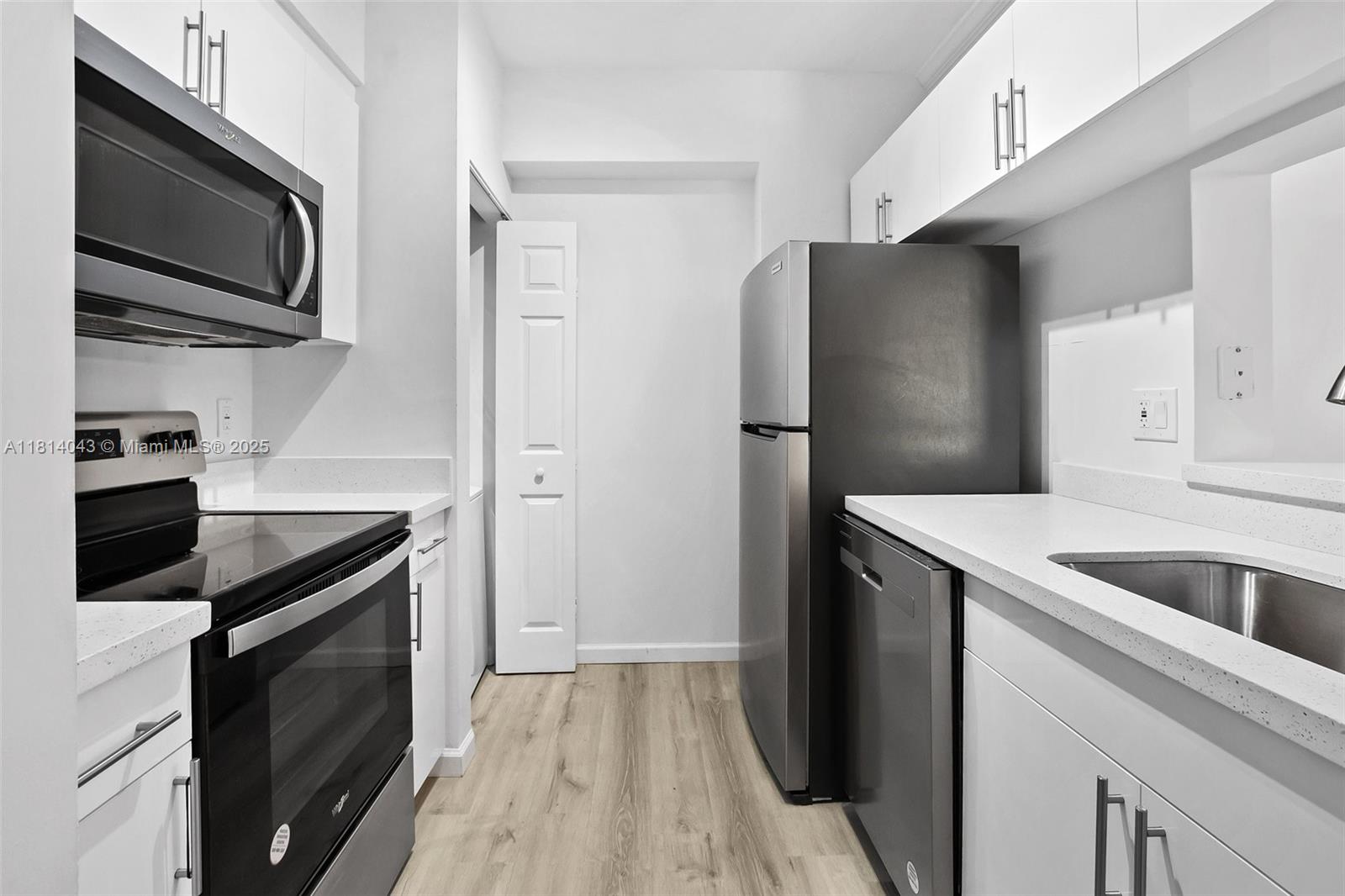 17145 N Bay Rd # 4303