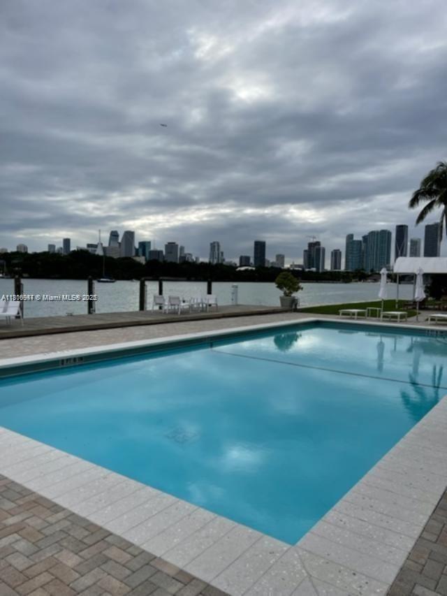 1140 Venetian Way # 2C
