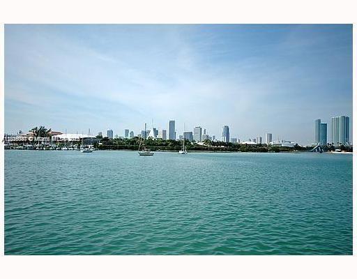 1140 Venetian Way # 2C