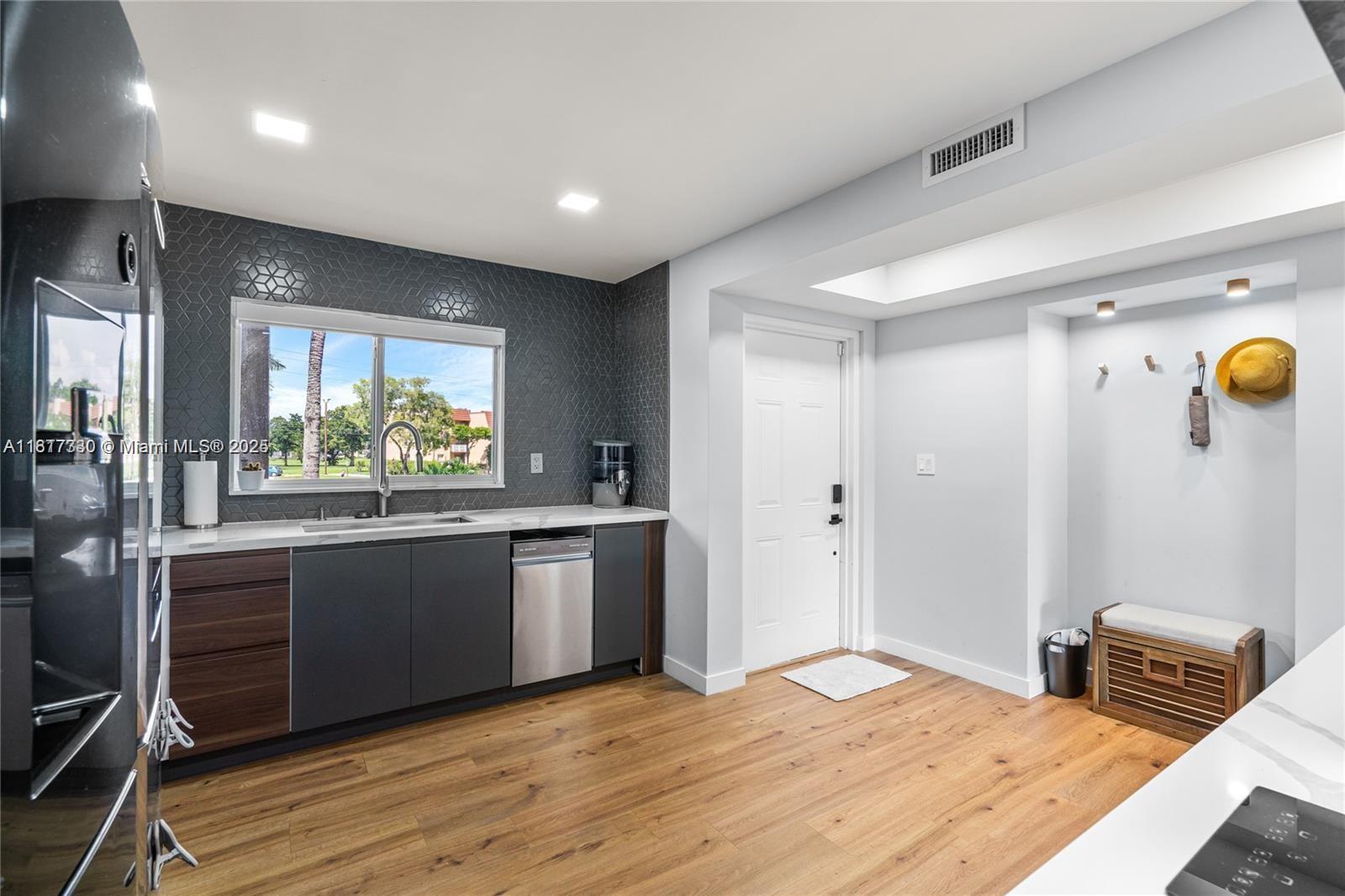 9310 Sunrise Lakes Blvd Unit: 206