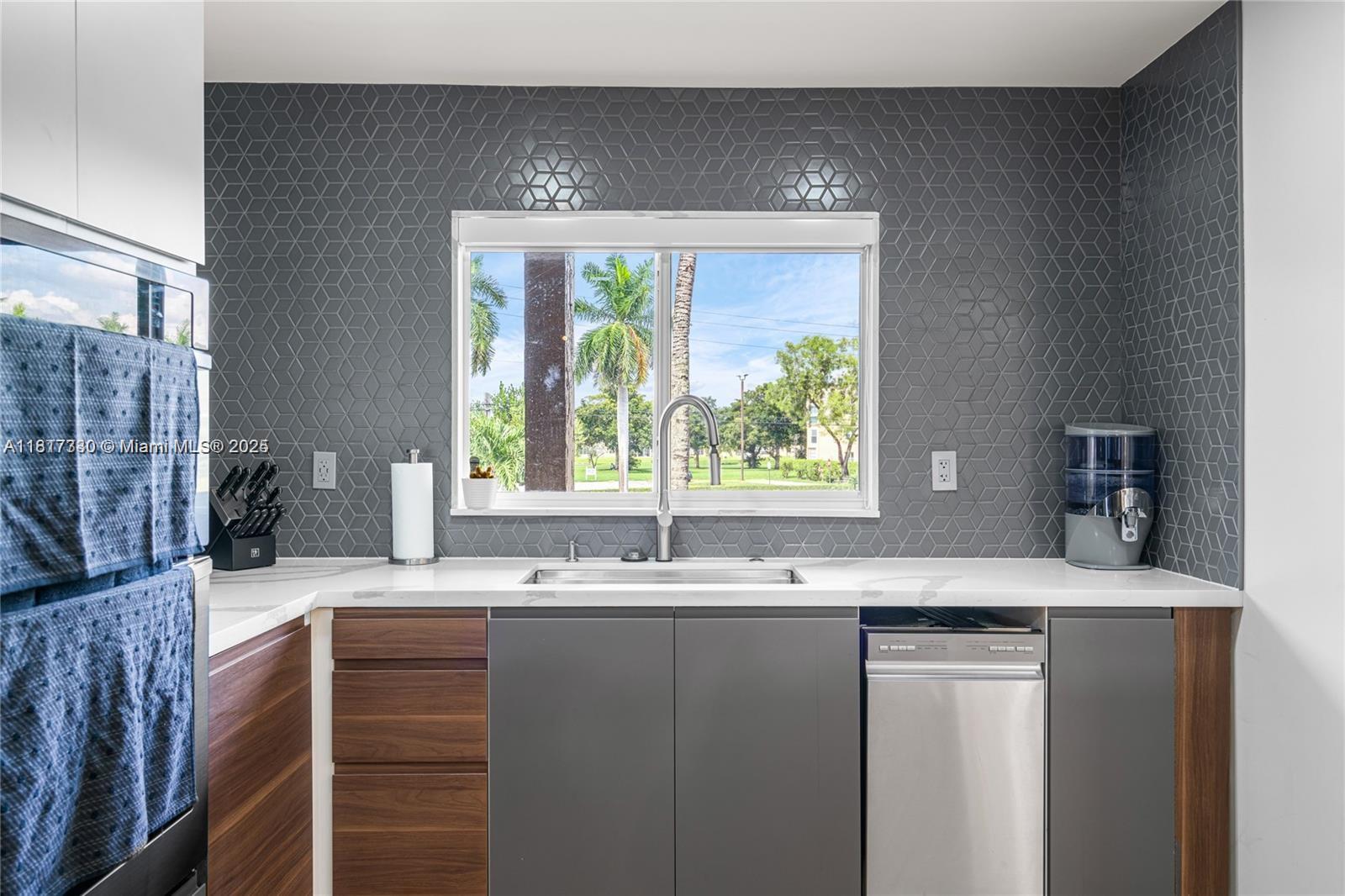 9310 Sunrise Lakes Blvd Unit: 206