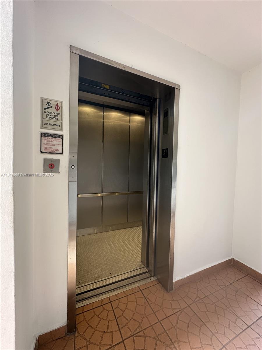 525 Meridian Ave # 406
