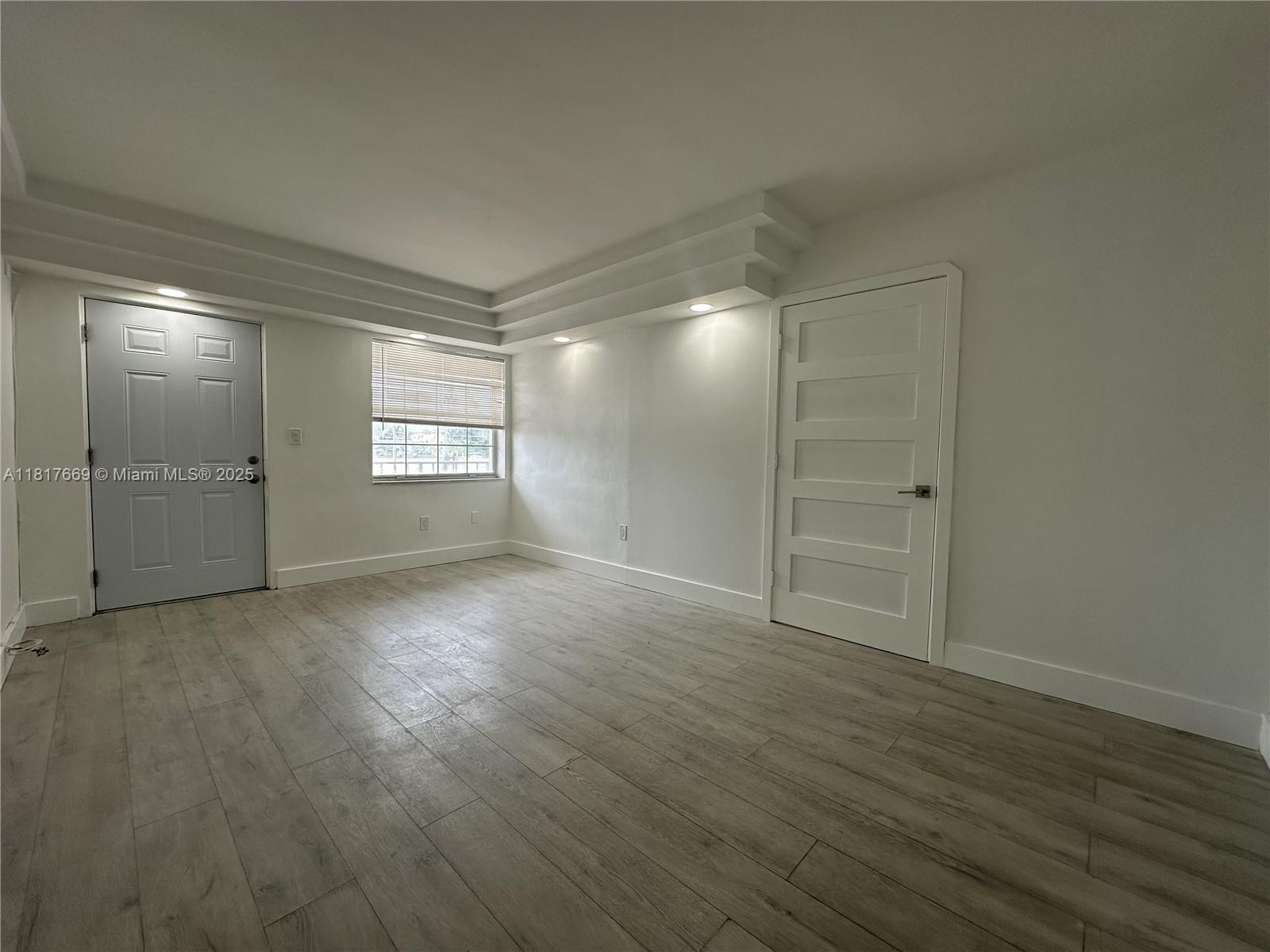 525 Meridian Ave # 406
