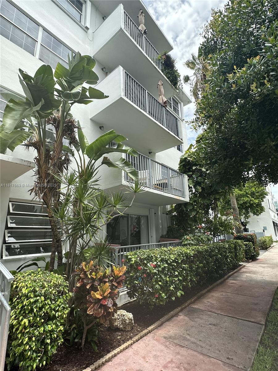525 Meridian Ave # 406