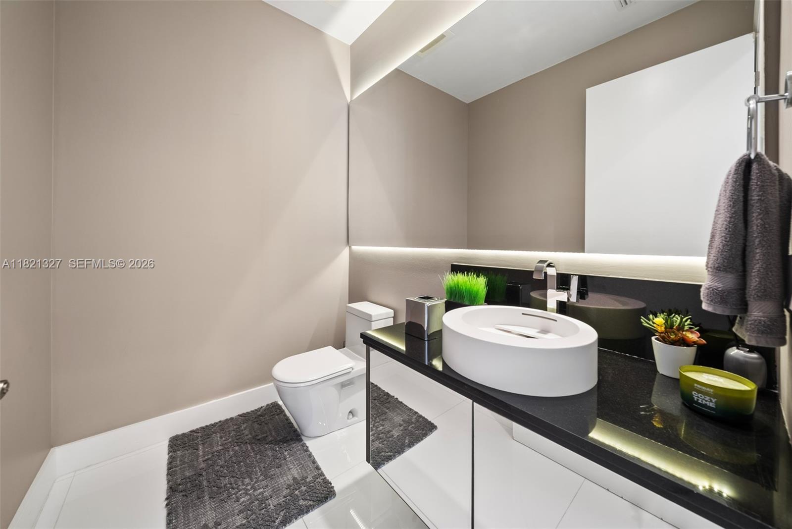 15901 Collins Ave # 3302