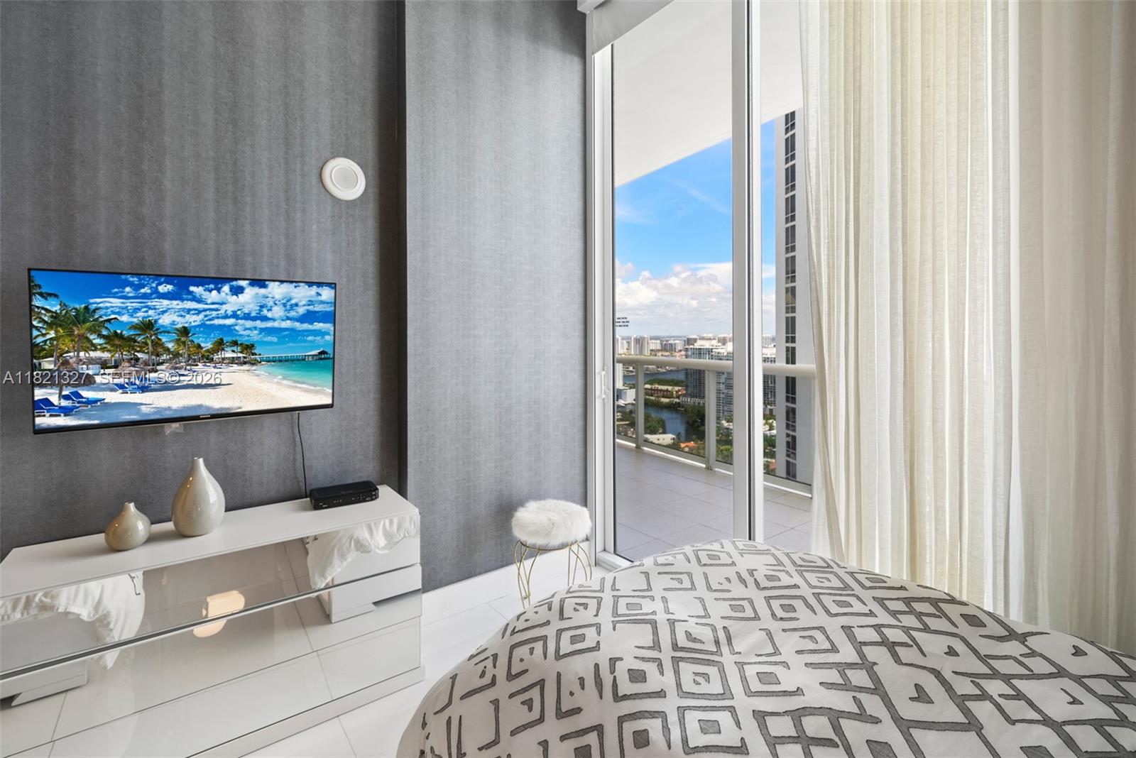 15901 Collins Ave # 3302