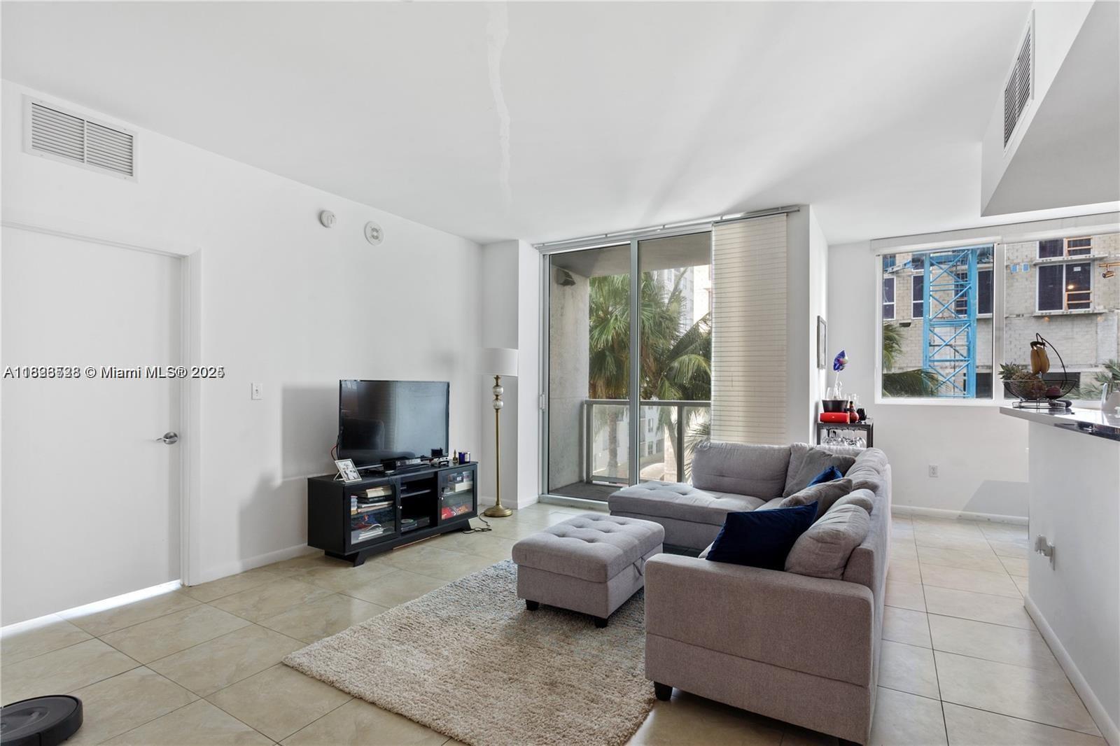 253 NE 2nd St # 1108
