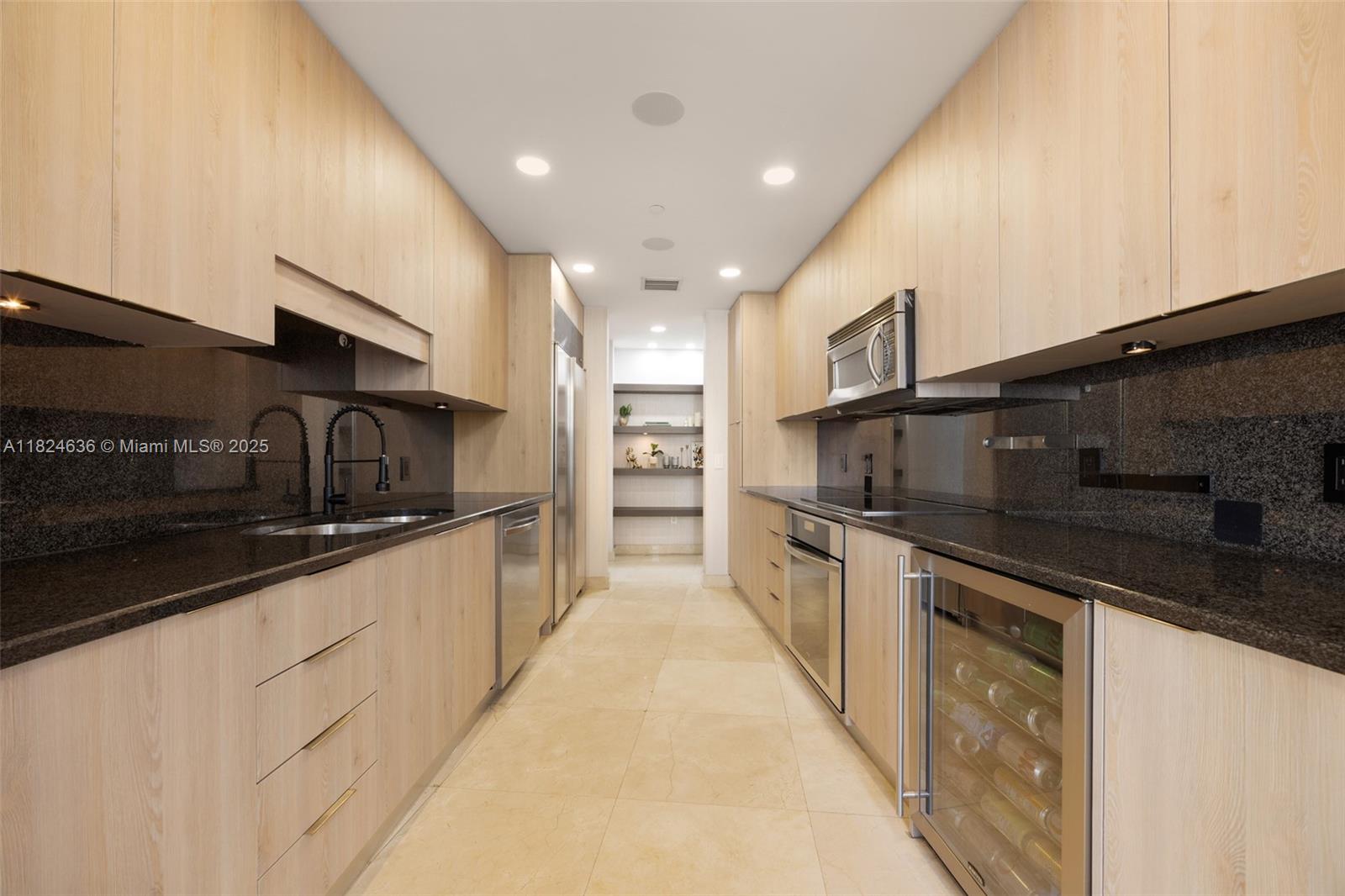 901 Brickell Key Blvd # 2506