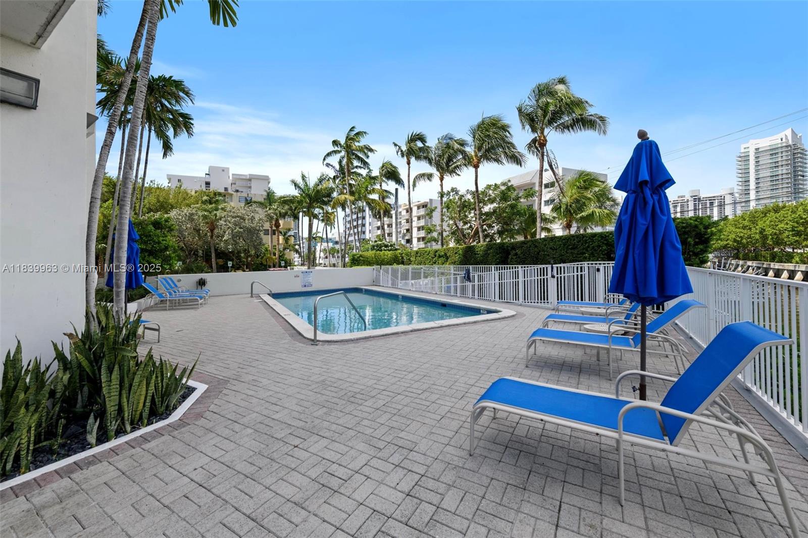 1688 West Ave # 08 Unit: G-08