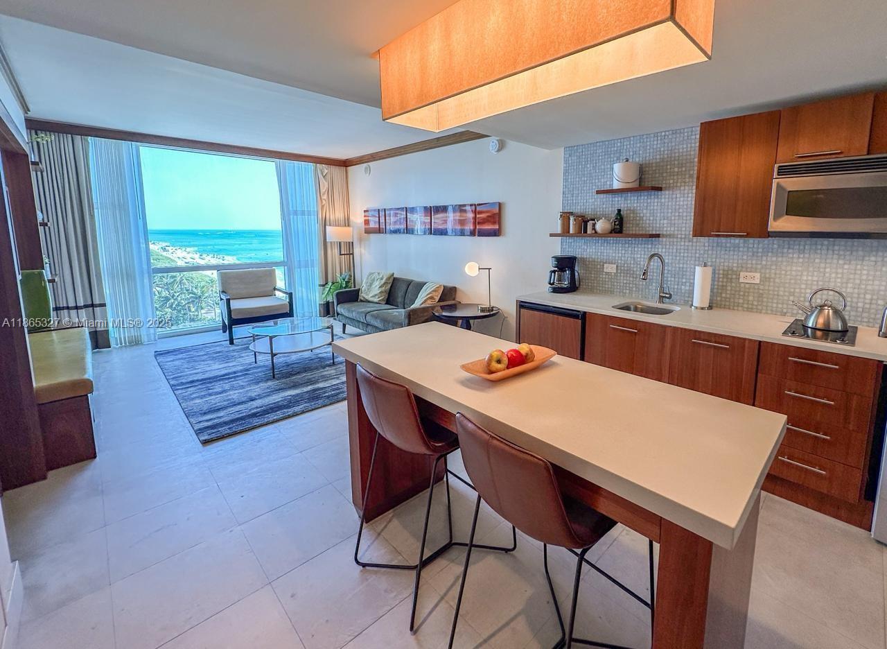 6801 Collins Ave # 815